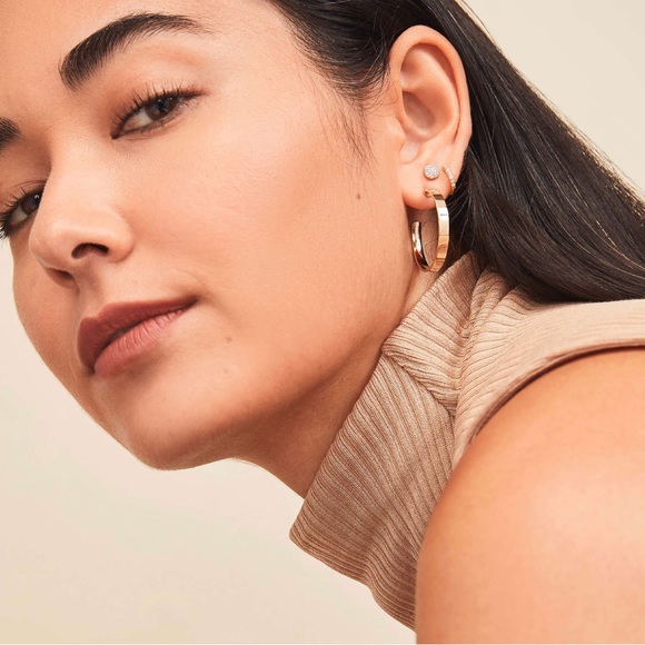 Mejuri Jewelry - Mejuri Daily hoops